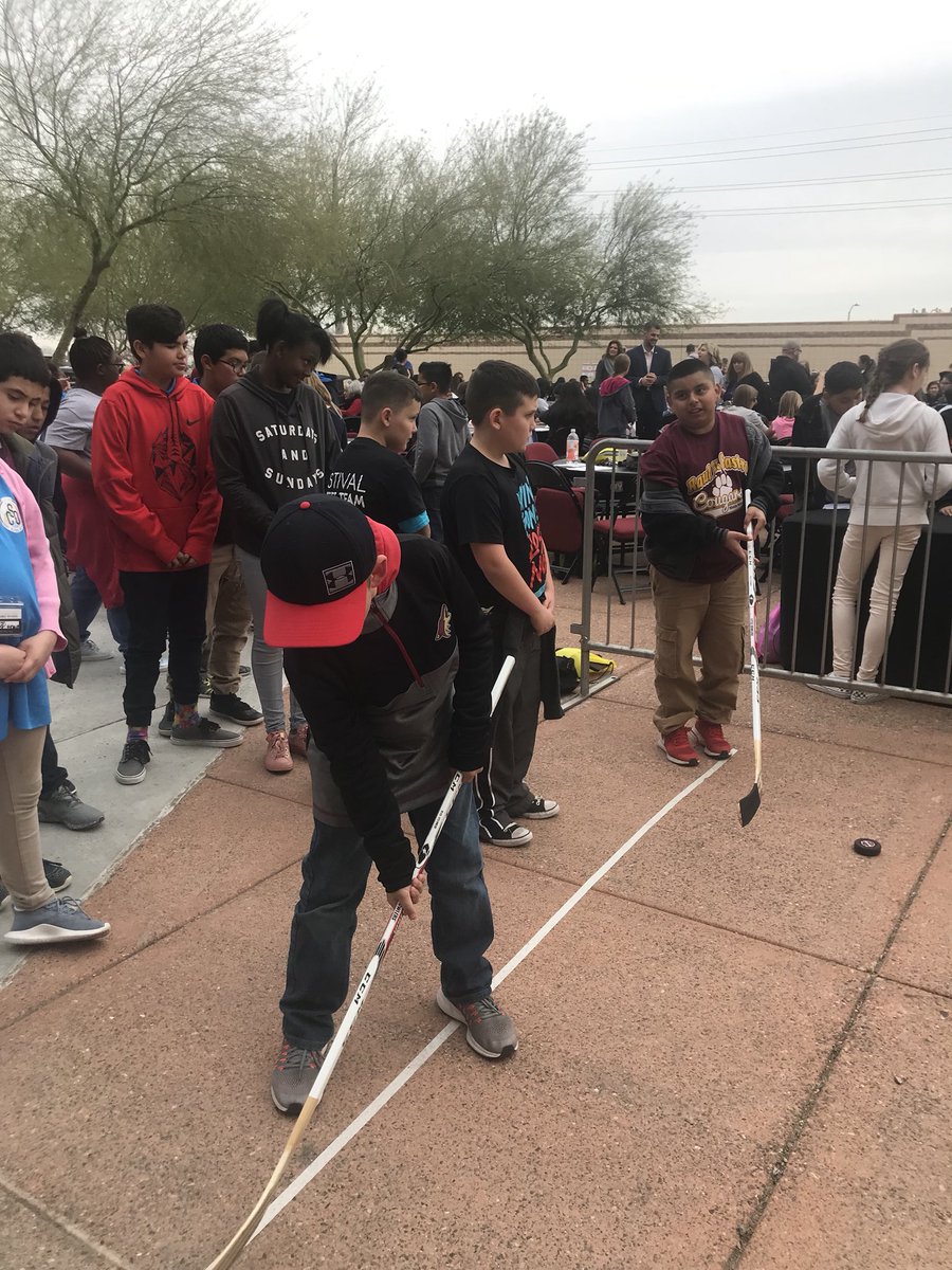 denise_holmes4's tweet photo. 3rd Annual STEM Summit at Gila River Arena Thank you @AZCoyotesPR for an amazing day for our 4th graders! #anythingispossible @SVViperPride @DVUSD https://t.co/uMNF36gx4Q