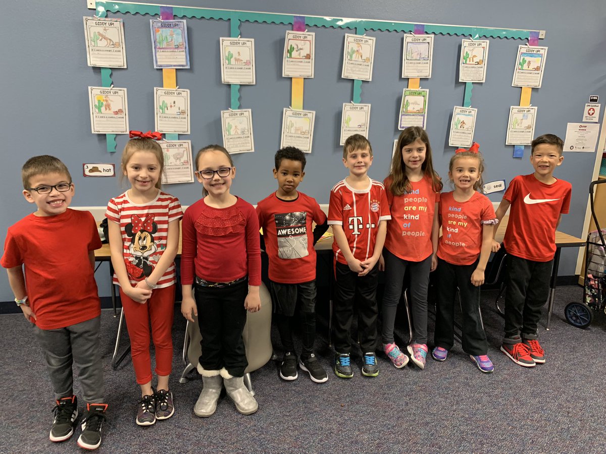MrsShinn2's tweet image. Pack week continues! We’re rocking red today! ❤️🍎🍒🍉🍓 #walelm #mymisd #packweek