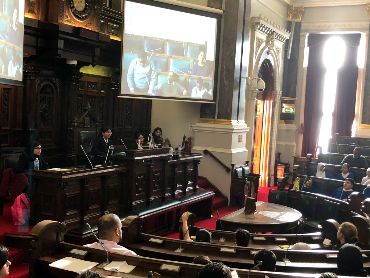 WaseemZaffar's tweet photo. Second session of the #Lozells Youth Council 2019 concentrating on making Lozells a safer, cleaner, greener and healthier neighbourhood. 

Thank you to @StFrancis_b19 @LozellsPrimary @heathfld and @Holte_School for participating. 

@myLozells has the most talented young people! https://t.co/mR75Qn37Kf