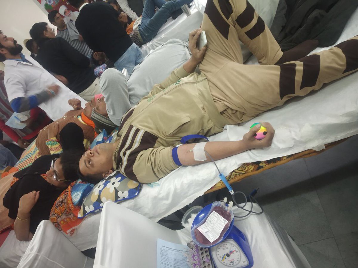 Insan01Rishav's tweet photo. Paying a heartfelt tribute to the Martyrs of Pulwama attack, today the Dera followers organised blood donation camp in various states in which hundreds of donors donated blood. And I m one of them.. Proud to be the donor..
#DSSHomageToPulwamaMartyrs https://t.co/jSP4zEyrIQ
