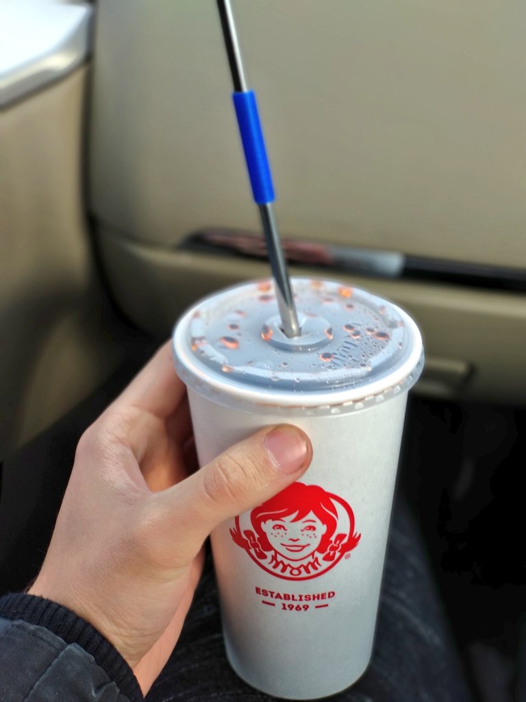 virtonen's tweet image. Switched to metal straws with my host family! 
#pollutionprevention #Contaminación #EnvironmentalIssue #environment #savetheplanet #earthisdying