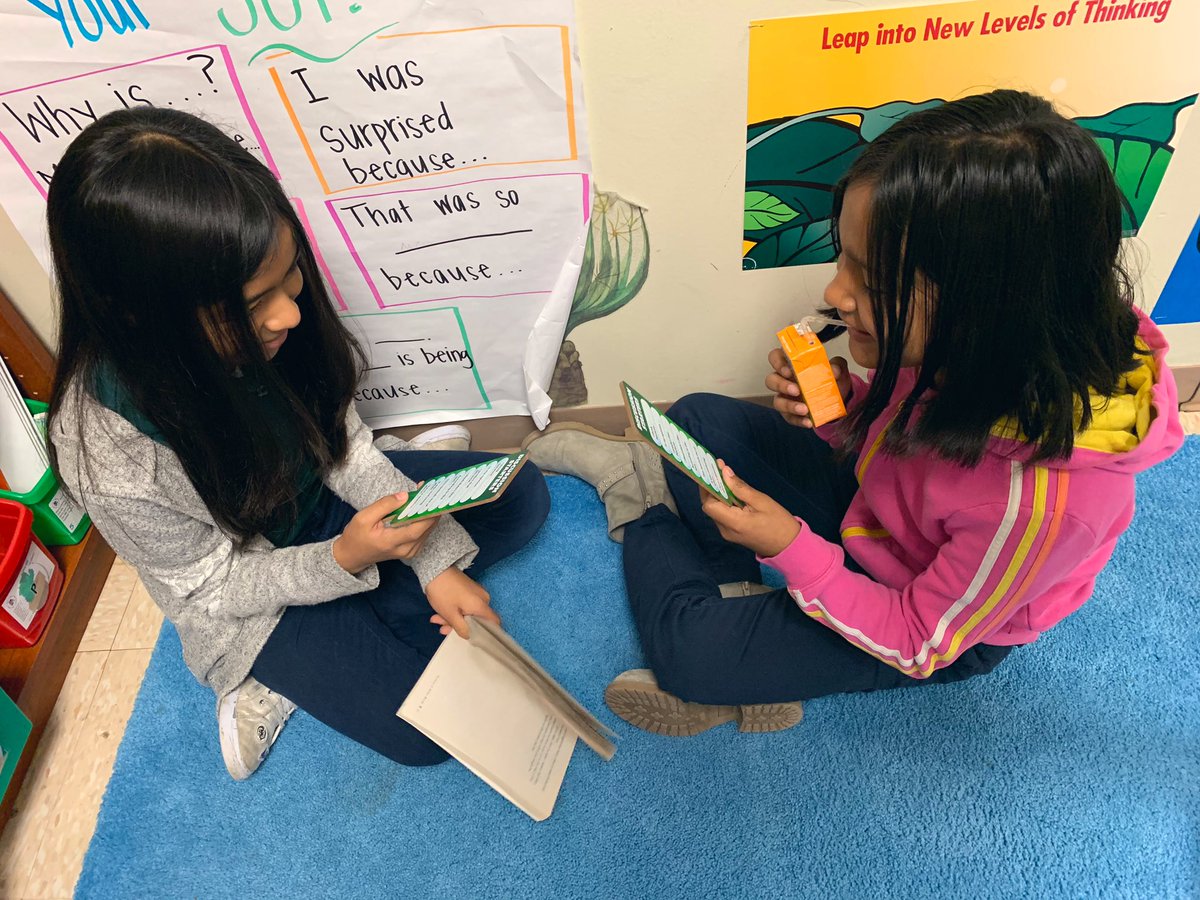 MsOlson_'s tweet photo. Using our new discussion starter and response paddles for partner reading today 📚 #AldineELA #MarcellaElem https://t.co/ZH0cAUQNDL