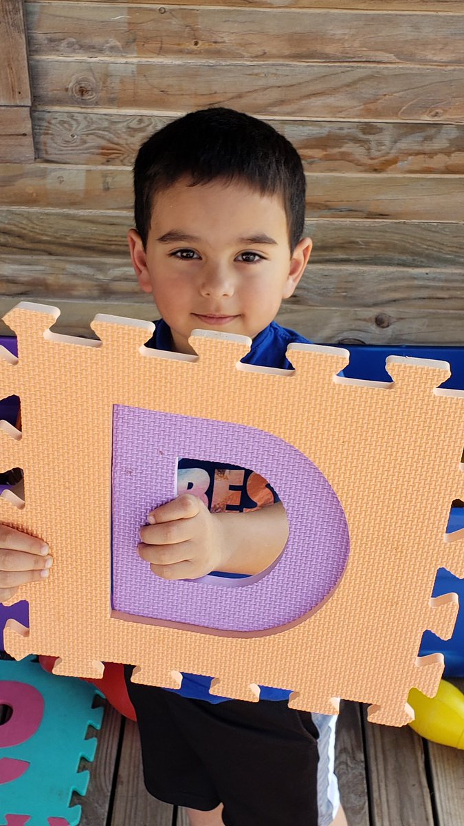 MrsPearson18's tweet photo. Taking the inside learning outdoors! #FSHEPreKOutdoors #Fsherocks https://t.co/JupOS9euOB