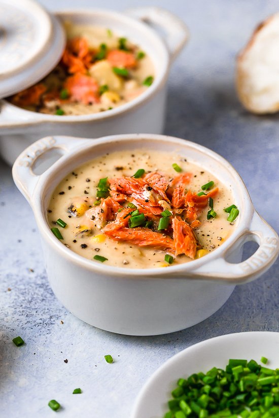re_eats's tweet image. Seattle Smoked Salmon Chowder | bit.ly/2Tl3NM7 | #7SP #DinnerRecipes #Fall #FishRecipes #LentenFriendlyRecipes #Recipes #Soup #Spring #Winter