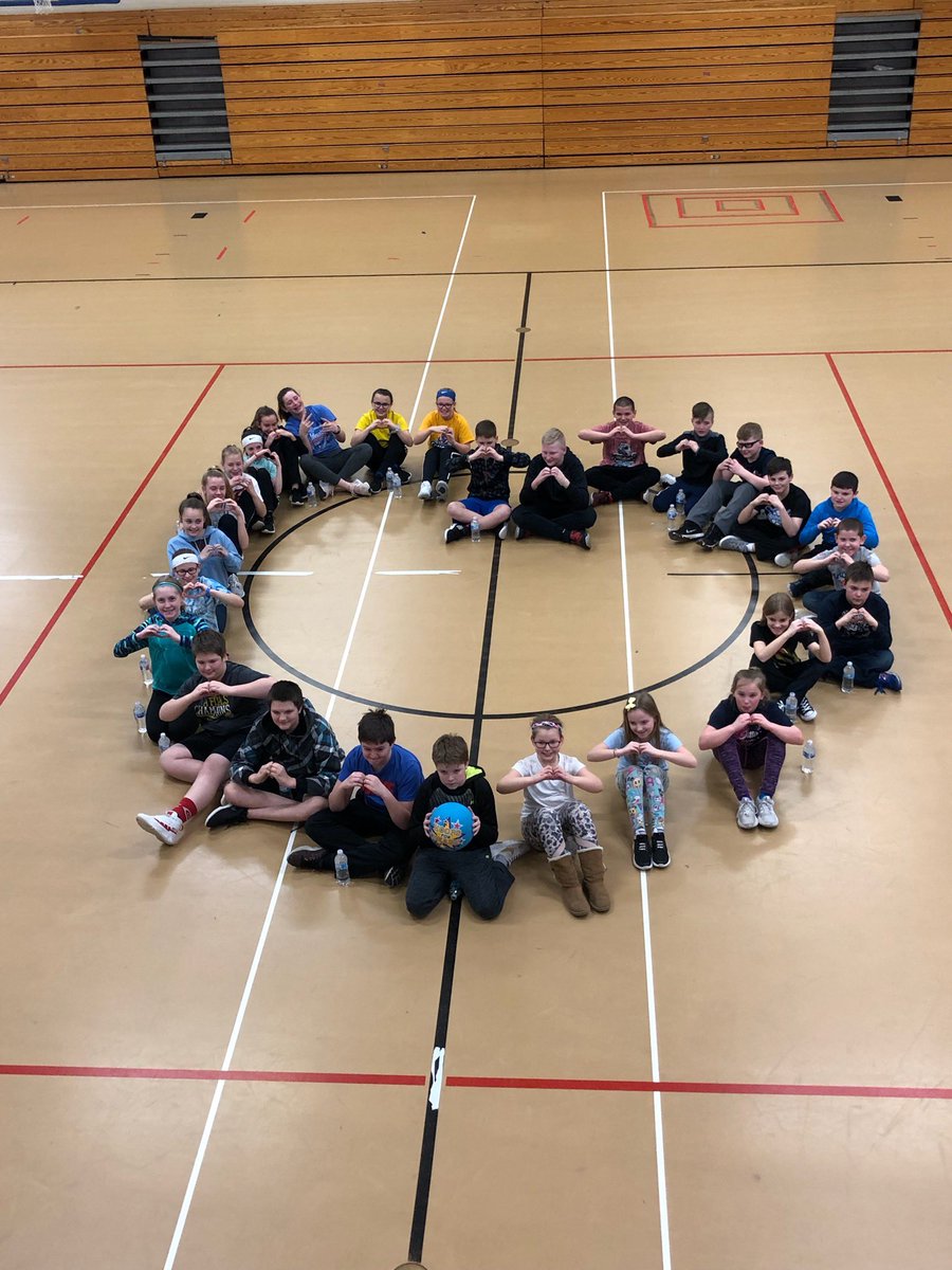 GCCSC_Super's tweet photo. Maxwell Intermediate School students celebrate the $1000 they raised for the American Heart Association. https://t.co/mP9OJ2iaKY