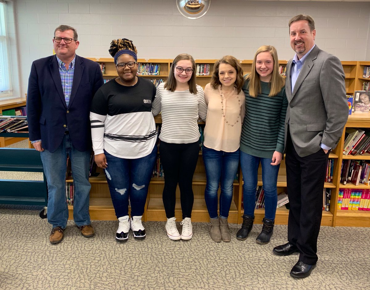 BradKTEC's tweet photo. Amazed to hear these @MCKnightAcademy 9th Grade Students tell their life stories as part of their public speaking portion of their leadership class #BrightStudentsBrightFuture💡 @MCPS_KY @TayloraSchloss1 @ICE_Cooperative @VisitLebanonKy https://t.co/4QmLF4TsK4