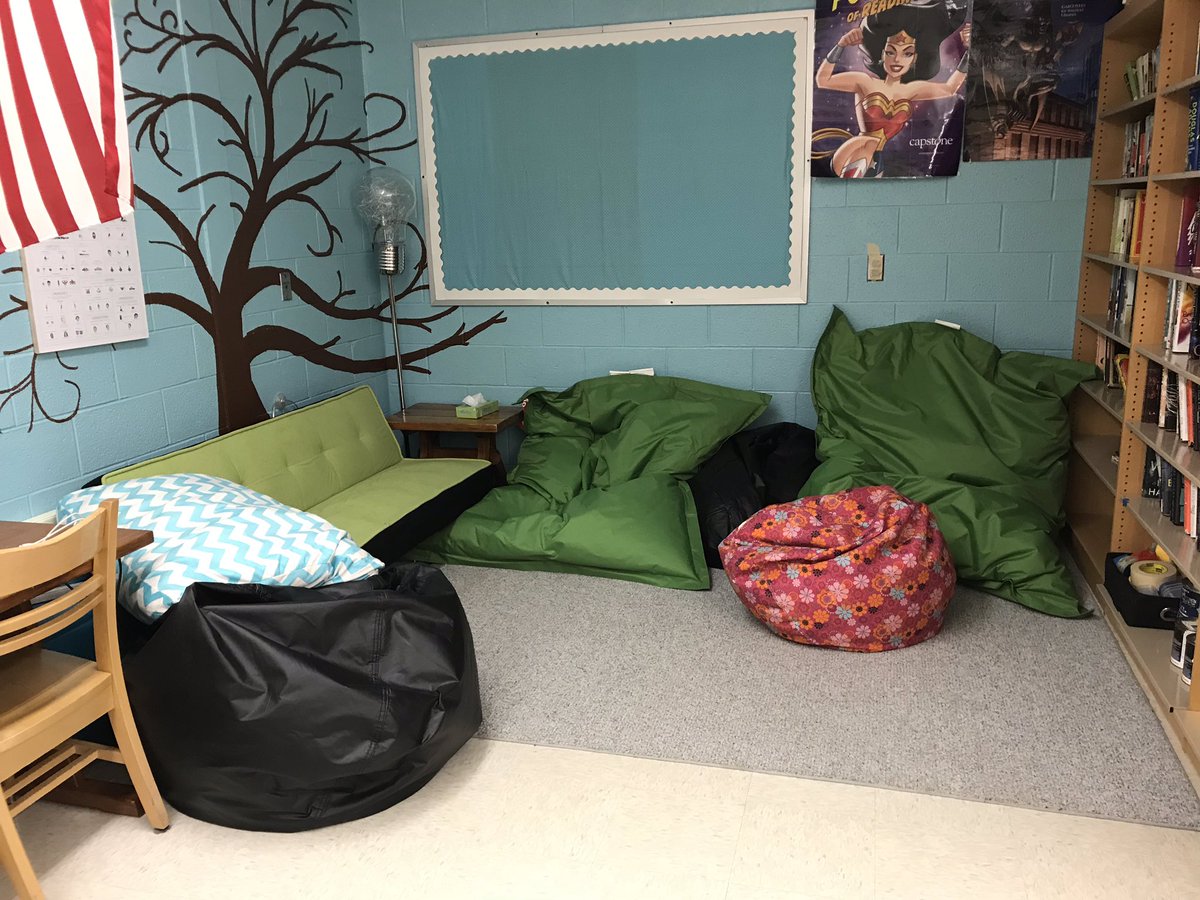 melannpero's tweet image. I love how comfortable my room is to everyone #flexibleseating #comfykiddos #learningincomfort