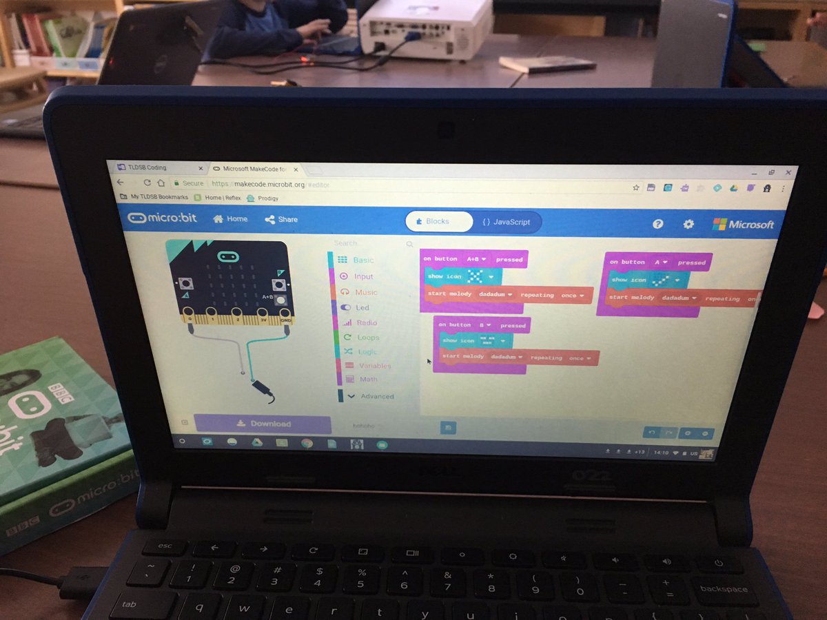 ryan_psmith's tweet image. Coding microbits to make different musical outputs for winter electives at @GravenhurstPS #tldsbcode #tldsblearns #ontariocodes @microbit_edu