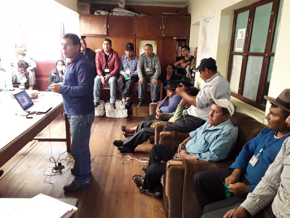 JDFATOS's tweet image. Taller de Capacitación al Equipo de trabajó de la J-DFATOS, dirigida por Leonardo Maturano Jefe de la Jefatura de Descolonizacion, Fortalecimiento de Autonomías Territoriales y de Organizaciones Sociales del Gobierno Autónomo de Chuquisaca.