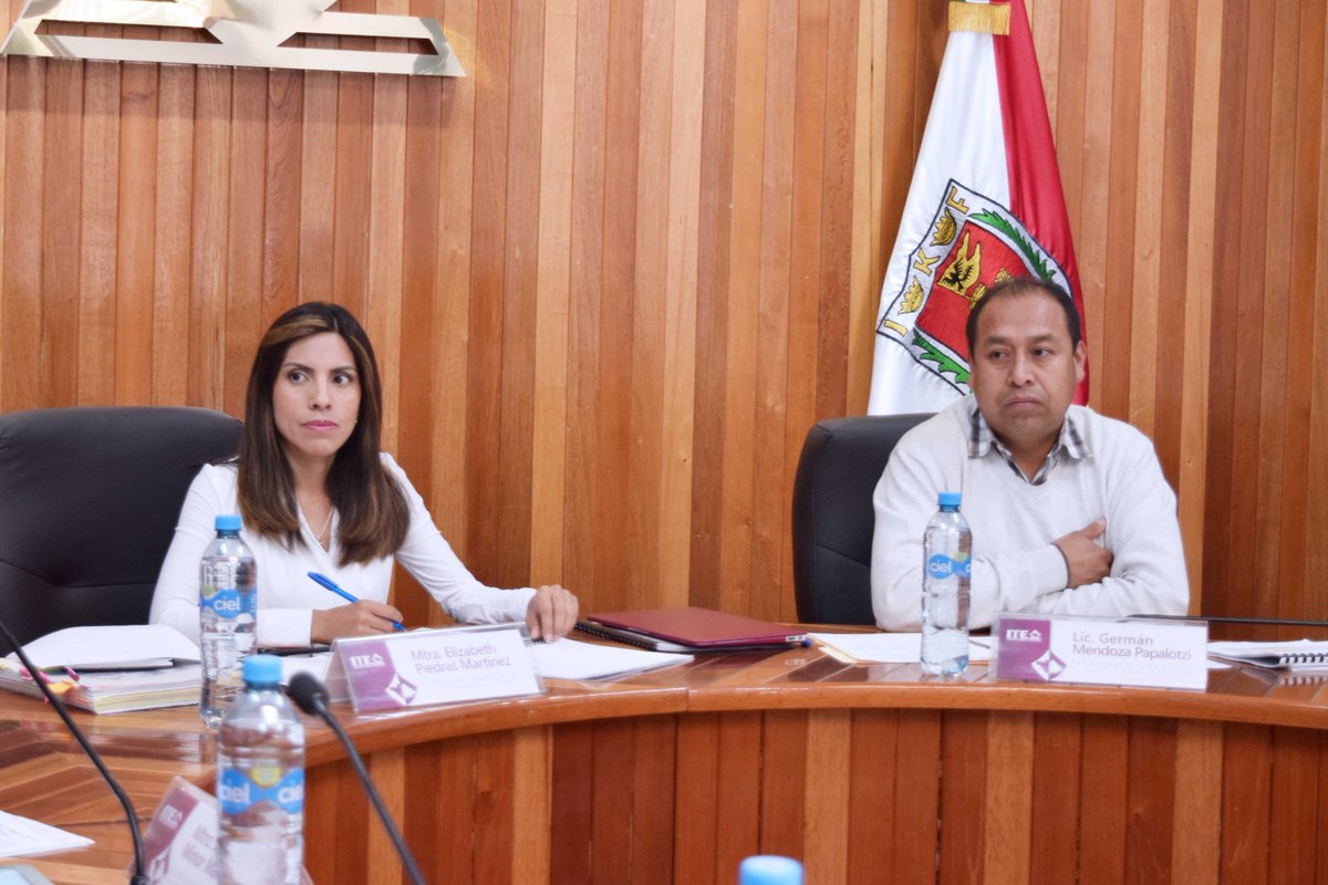 ITETLAX's tweet photo. La Junta General Ejecutiva da seguimiento a la autoevaluación del desempeño Institucional que presenta la Secretaría Ejecutiva, Las Direcciones Ejecutivas y Áreas Técnicas, y analiza la viabilidad de reformar el Reglamento de la Junta General Ejecutiva del Instituto. #ITEInforma https://t.co/dNiQyyaVmK