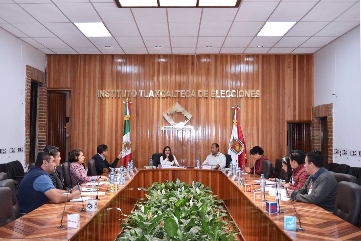 ITETLAX's tweet photo. La Junta General Ejecutiva da seguimiento a la autoevaluación del desempeño Institucional que presenta la Secretaría Ejecutiva, Las Direcciones Ejecutivas y Áreas Técnicas, y analiza la viabilidad de reformar el Reglamento de la Junta General Ejecutiva del Instituto. #ITEInforma https://t.co/dNiQyyaVmK