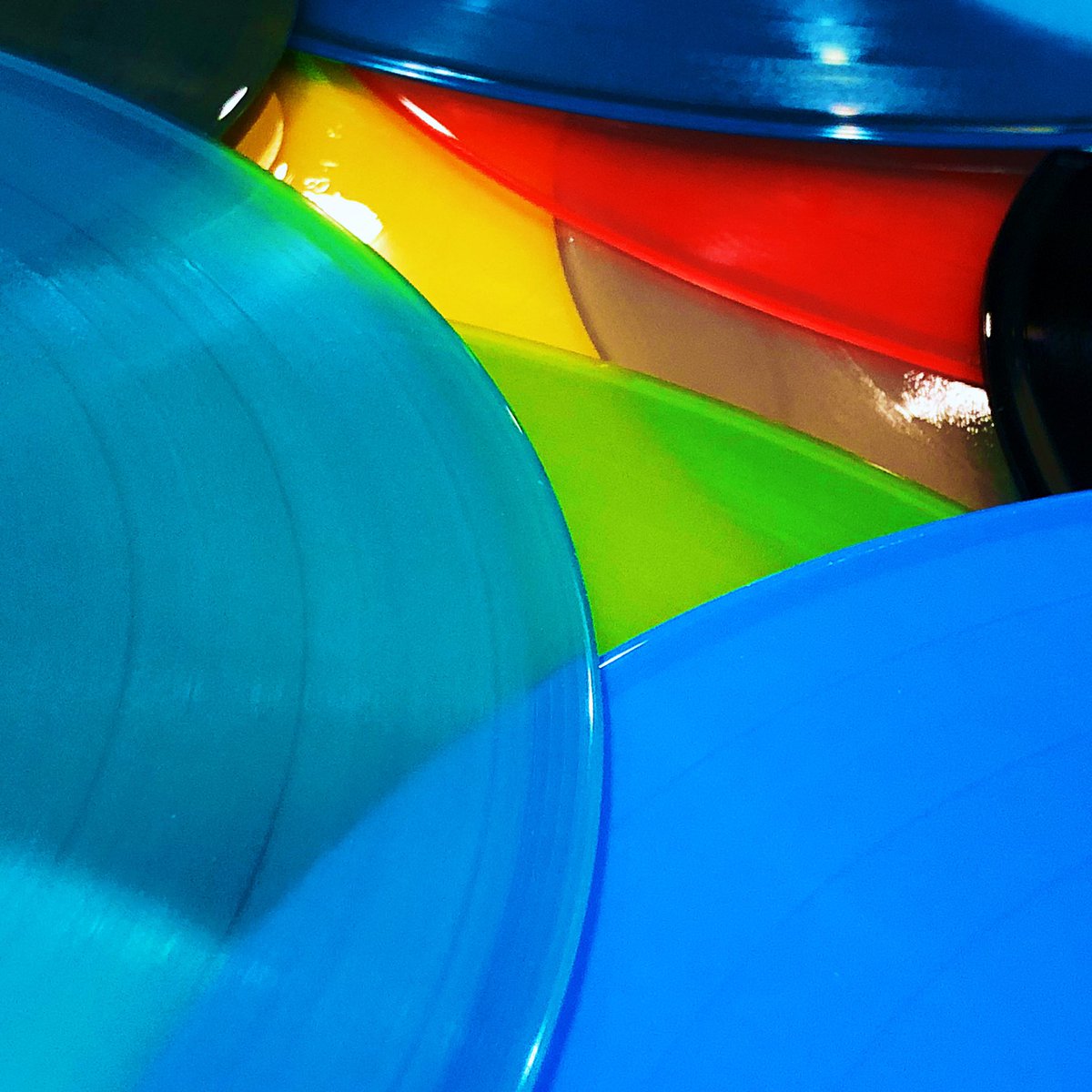 AppleHungryFool's tweet image. 58/365: Rad-There is nothing more rad than time well spent with analog tunes. “Sitting in a room, alone, listening to a CD is to be lonely. Sitting in a room alone with an LP crackling away...is enjoying the sublime state of solitude.” #fmspad #fms_rad #darkroomapp #vinylmeplease