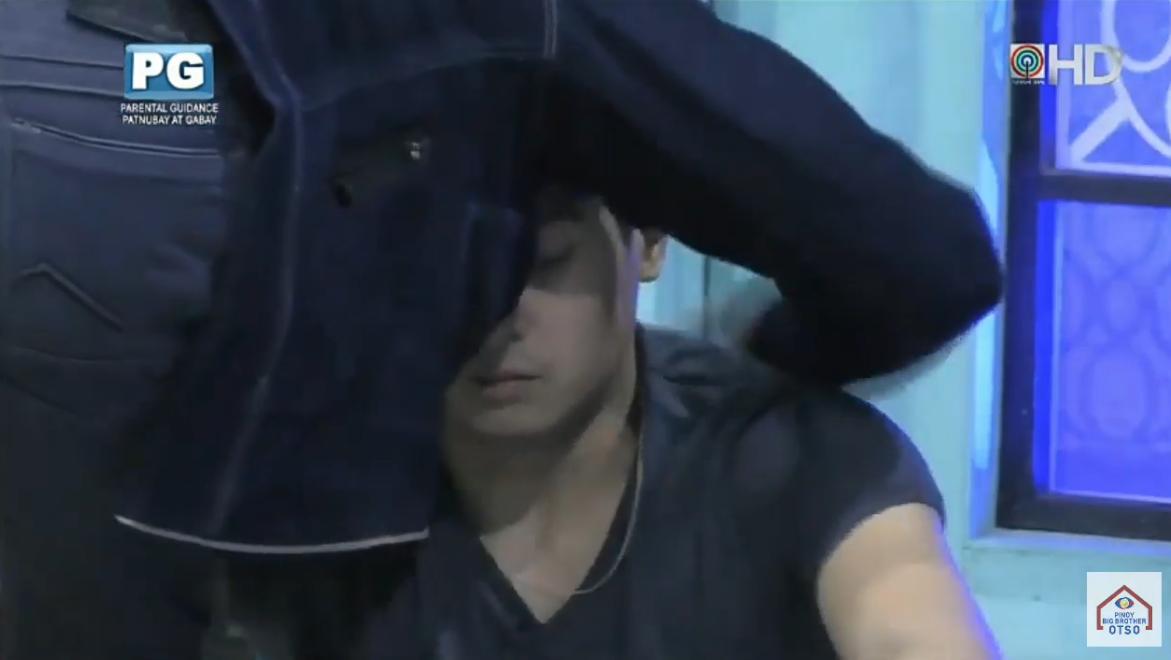 RiAhTwo's tweet photo. JC felt guilty for inadvertently pitting Fumiya, Andre, Lou against each other, but it was a good thing that Andre & Fumiya reassured him that it wasn't his fault. Back in CSH. it was JC who would really be bothered when he thinks he has hurt someone.
#PBBSecondB8ttle https://t.co/oKQMWkfdwT