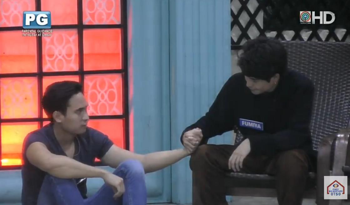 RiAhTwo's tweet photo. JC felt guilty for inadvertently pitting Fumiya, Andre, Lou against each other, but it was a good thing that Andre & Fumiya reassured him that it wasn't his fault. Back in CSH. it was JC who would really be bothered when he thinks he has hurt someone.
#PBBSecondB8ttle https://t.co/oKQMWkfdwT