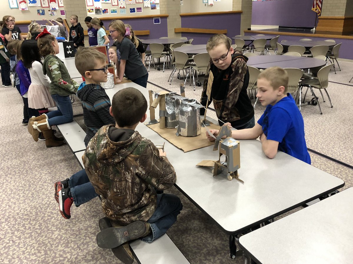 guggsy44's tweet photo. 5th graders presenting their Western Hemisphere Design Day inventions to their 2nd grade Tribe time partners! #frindians @FRLS_Indians https://t.co/u1PvmXVftP