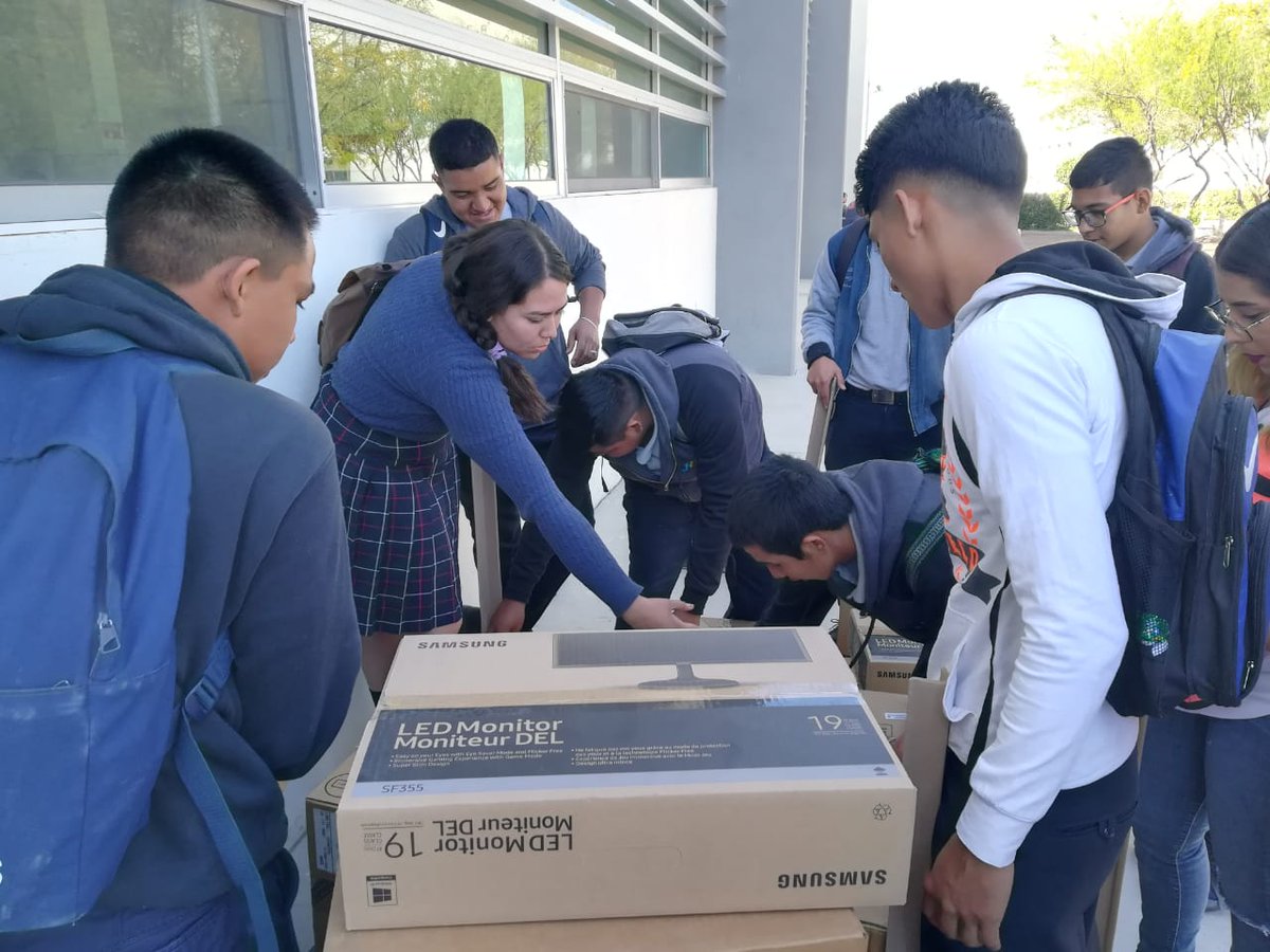 utldurango's tweet photo. Los estudiantes del #Cecyted11ElVergel participaron en diferentes prácticas en el área de OCI y Ventas de la #UTLD #aWorldOfOpportunities #Durango @AispuroDurango @comunicaciondgo #BeRender #BeStrong #UTLD #Bis @SEED_Dgo @FidelRubioM @MJLazoS @CoorUTyP @MJLazo https://t.co/egm7HQ0SmC