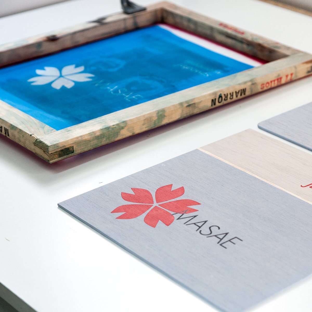 Trabajo en progreso:
Nuevas cartas para el restaurante Masae.
Work in progress:
New menus for Masae restaurant.