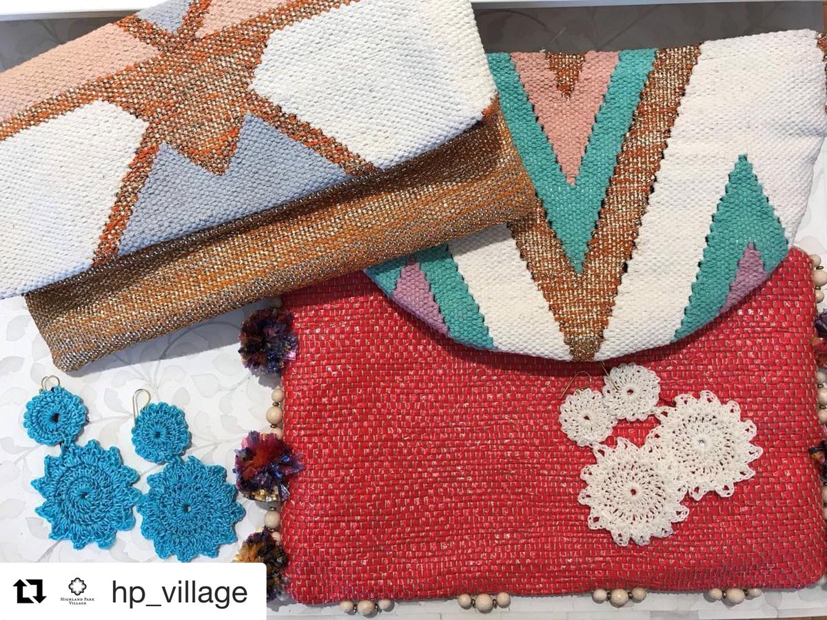 VisitaDallasTx's tweet image. Checa los bolsos y accesorios primaverales de @rollerrabbitofficial, a la venta en @hp_village el Primer Centro Comercial del mundo. #visitadallas #springstyle #rollerrabbit #hpvillage