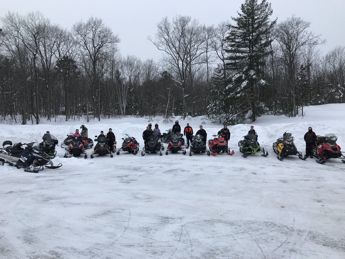 fulldrawWade's tweet photo. Not many schools get to take students, staff and parents on a group snowmobile ride. It’s even cooler when your superintendent organizes the ride and provides pizzas for everyone afterwards.  #sledlife #snowisfun https://t.co/R3DXe7JFhf