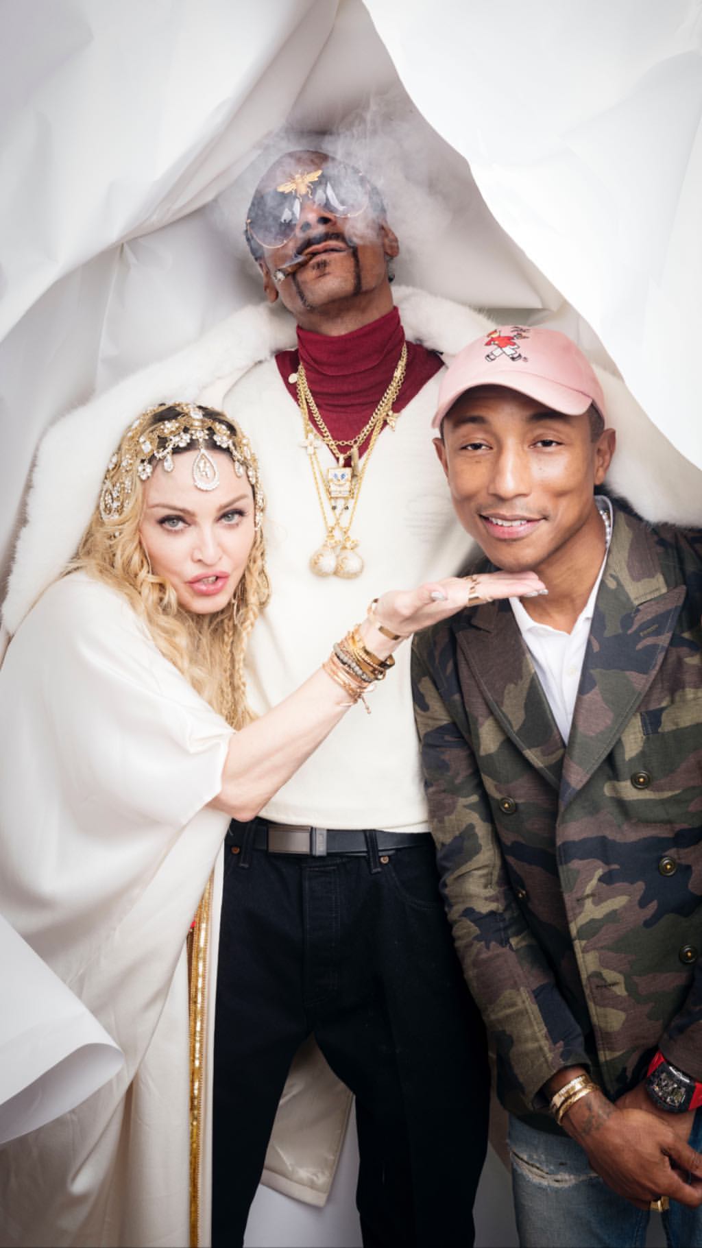 Madonnatribe On Instagramstories Jr Shared These Two Uncropped Pictures He Took At Madonna S Oscars After Party T Co Mufxxhj719 Twitter
