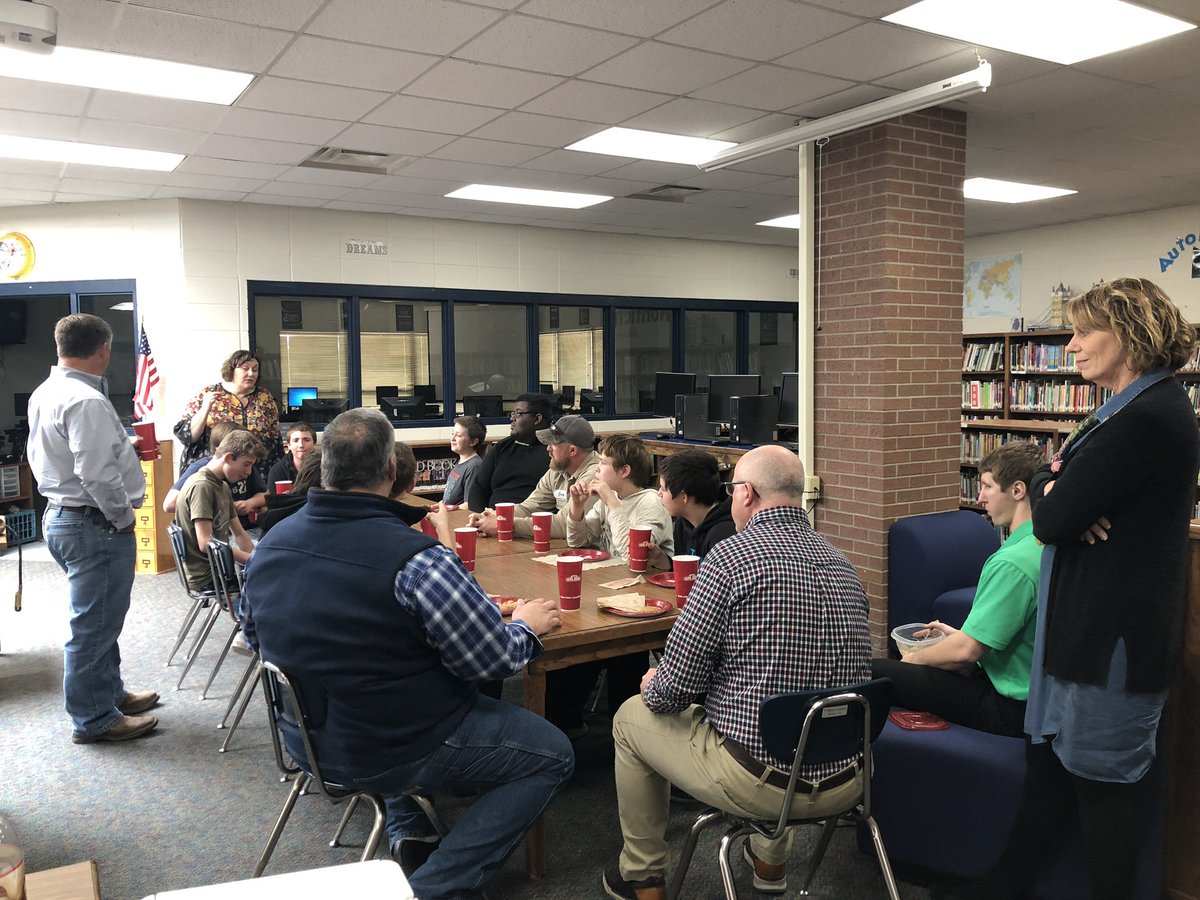 Thank you to <a href="/NorthARElectric/">North AR Electric</a> &amp; <a href="/NEXTbyNAEC/">NEXT Powered by NAEC</a> for providing lunch and talking to our Pinkston Boys about their career possibilities when they graduate!  Best meeting ever! <a href="/PinkstonMiddle/">Pinkston Middle</a> <a href="/pmslibrary12/">PinkstonMediaCenter</a> <a href="/Dr_JakeLong/">Jake Long</a> @jenniferlseaman