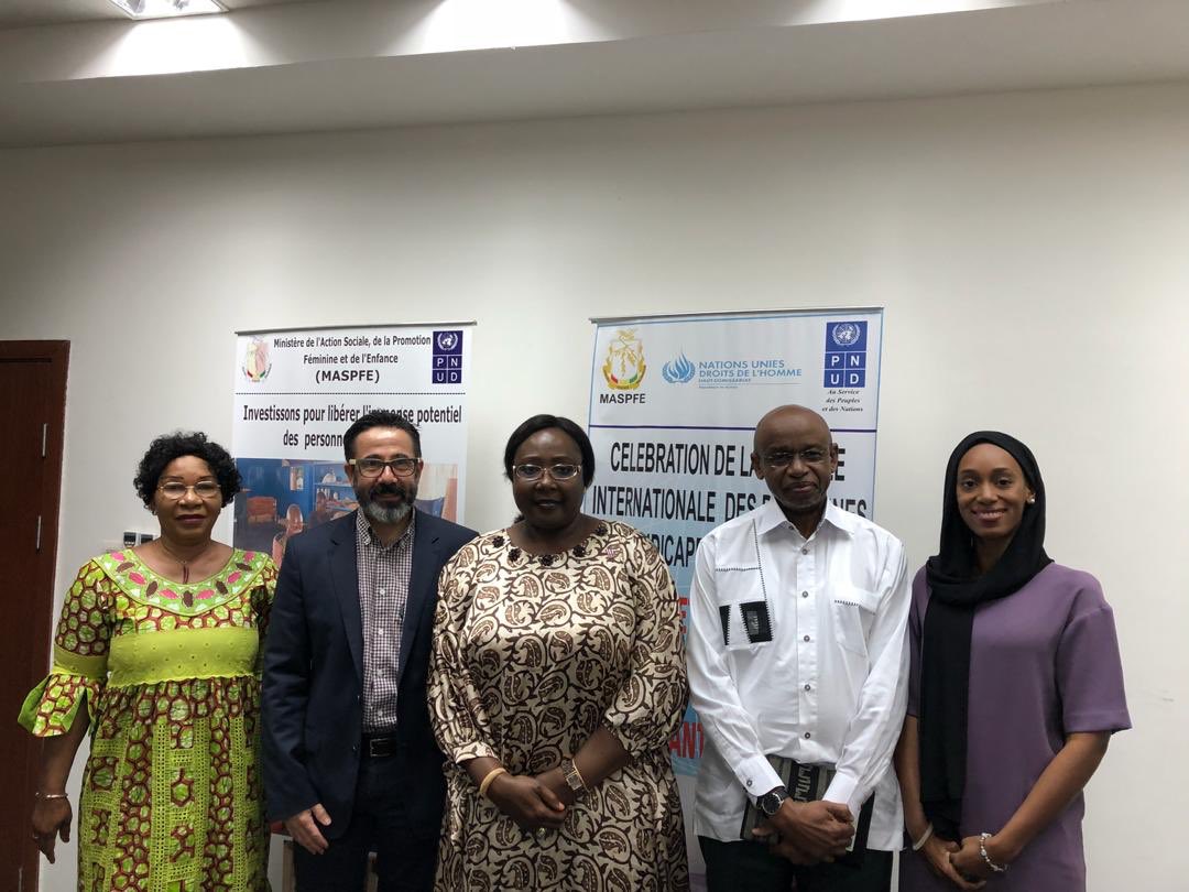 Séance de travail ce matin au Ministère de l'action sociale et de la promotion féminine en présence de SE Mme la Ministre et du DE de la Chambre des mines pour présenter les actions de la SMB en faveur des femmes et jeunes filles à travers des initiatives comme Foot for Change