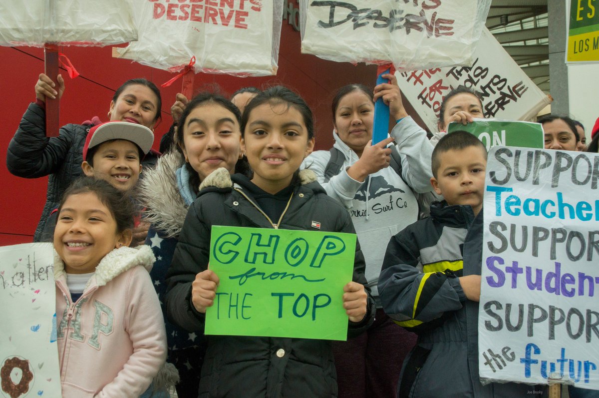 JosephBrusky's tweet image. .@OaklandEA The picket line at La Escuelita Elementary is strong!

#WeAreOakland #OUSDstrike #StudentsDeserve