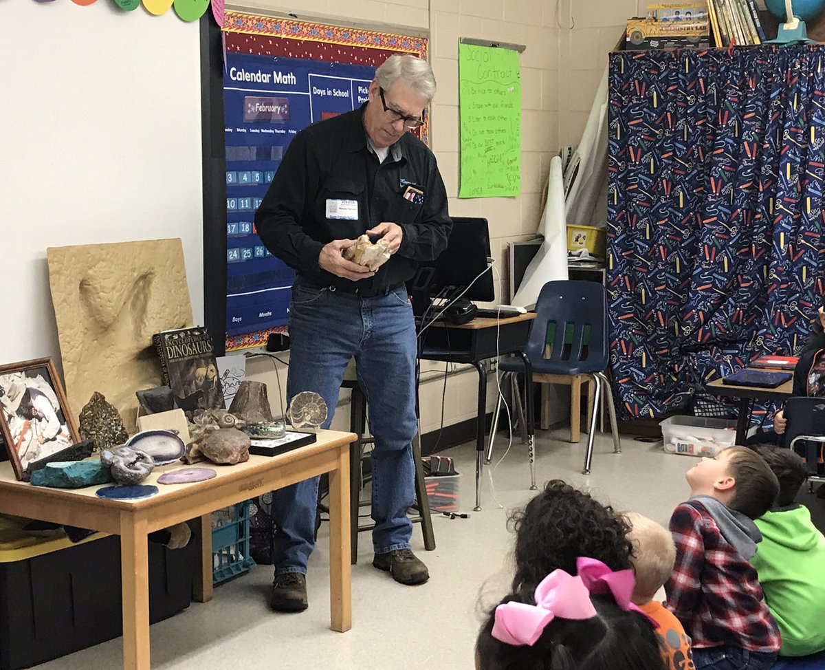 tammyburn's tweet photo. Wes Hampton came and talked to Mrs.  Burnside’s and Mrs. Macek’s classes about different types of rocks and fossils. He also talked about uses of some rocks. The students really enjoyed listening to Mr. Hampton.  #Sulsprisd #bowieprimary https://t.co/G6oYFLLTH4