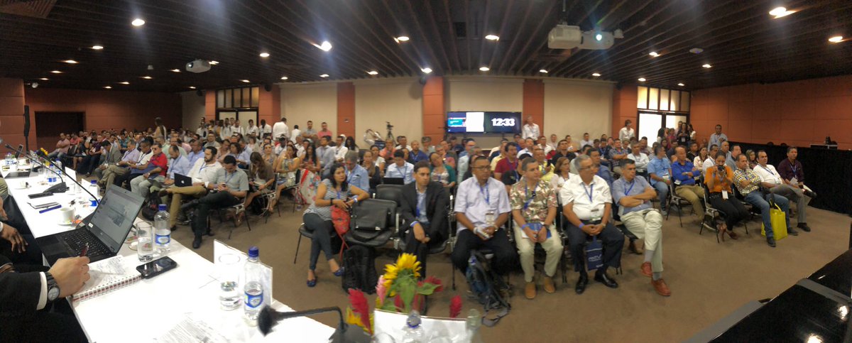 galevy's tweet photo. “Sin la Banda Ancha el #InternetDeLasCodas no es más que una Utopia” Vanderlei Rigatieri Junior #Wdc #Iot #Internetdetodo #AndinaLink2019 @andinalink https://t.co/EoPfkY0Ebm