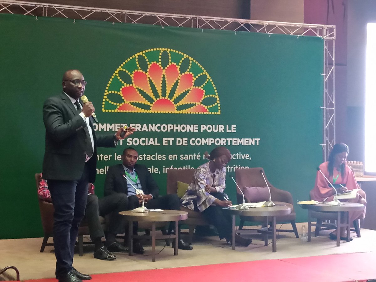 DialloIbrem's tweet photo. #SommetCsc
@sagnane20 de @unfpa_guinee présente le centre #BlueEcoute de #Conakry. Une initiative prometteuse de l'intégration de la santé de la reproduction des adolescents et jeunes. @DouniaFelix @AfriyanGuinee @sanikayi @ablogui @alfahimaya https://t.co/C8pR2jRB4V