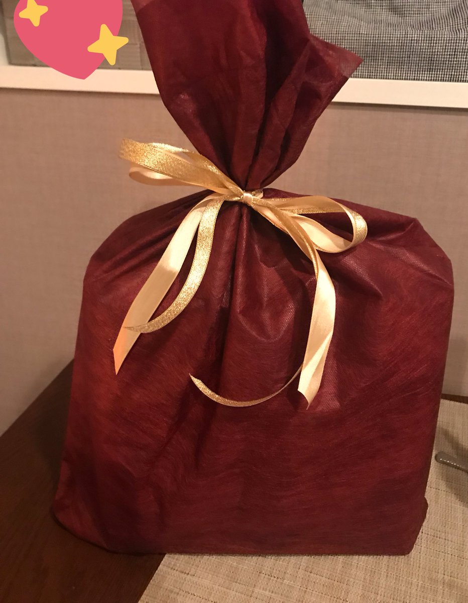 Y Pa Twitter いきなりで恐縮ですがサカイ Sunblue 1224 から結婚祝い でもらったプレゼントの袋を2回も使い回していることをここでご報告いたします 1回目は夫にバレンタインでプロテインあげたとき 2回目は親友の引越し祝い そして親友の手に渡りました キラキラの Y Pa Twitter いきなりで恐縮ですがサカイ Sunblue 1224 から結婚祝い でもらったプレゼントの袋を2回も使い回していることをここでご報告いたします 1回目は夫にバレンタインでプロテインあげたとき 2回目は親友の引越し祝い そして親友の手に渡りました キラキラの