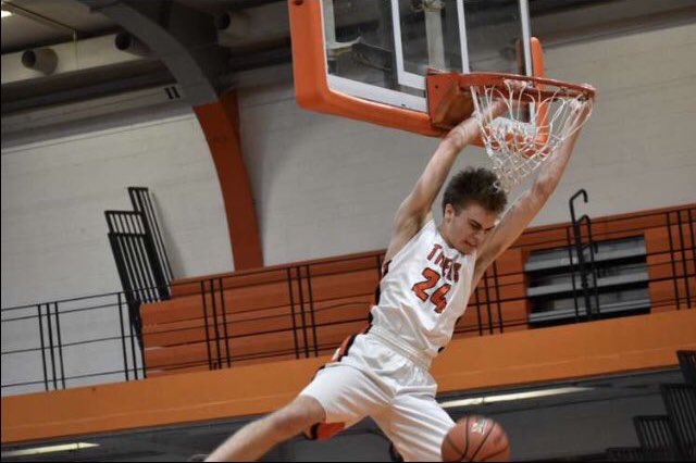 ¡Regional Semifinal! Tigers v. South🤢 Tonight @ 6:00 in the Field House. Wear Orange and Black 🖤🧡 Pack the stands, let’s beat South again👏 #clcletsgo #IHSA