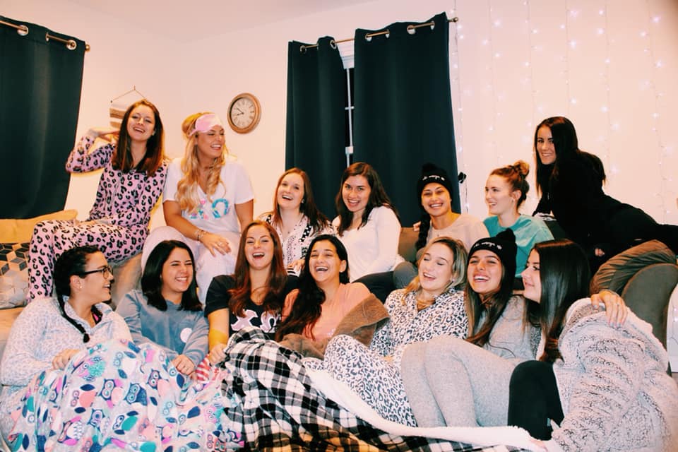 QU_ChiOmega's tweet image. #WhyWeChiOWednesday We 💗 our sisters