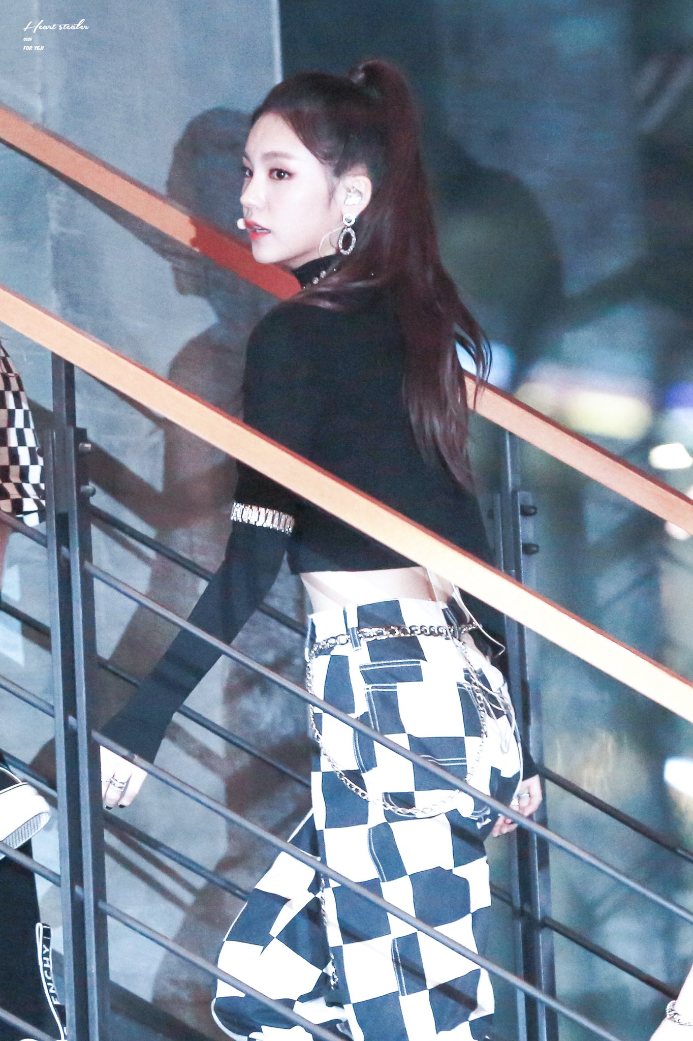 D0bBkxFUUAA8Fzb.jpg:orig