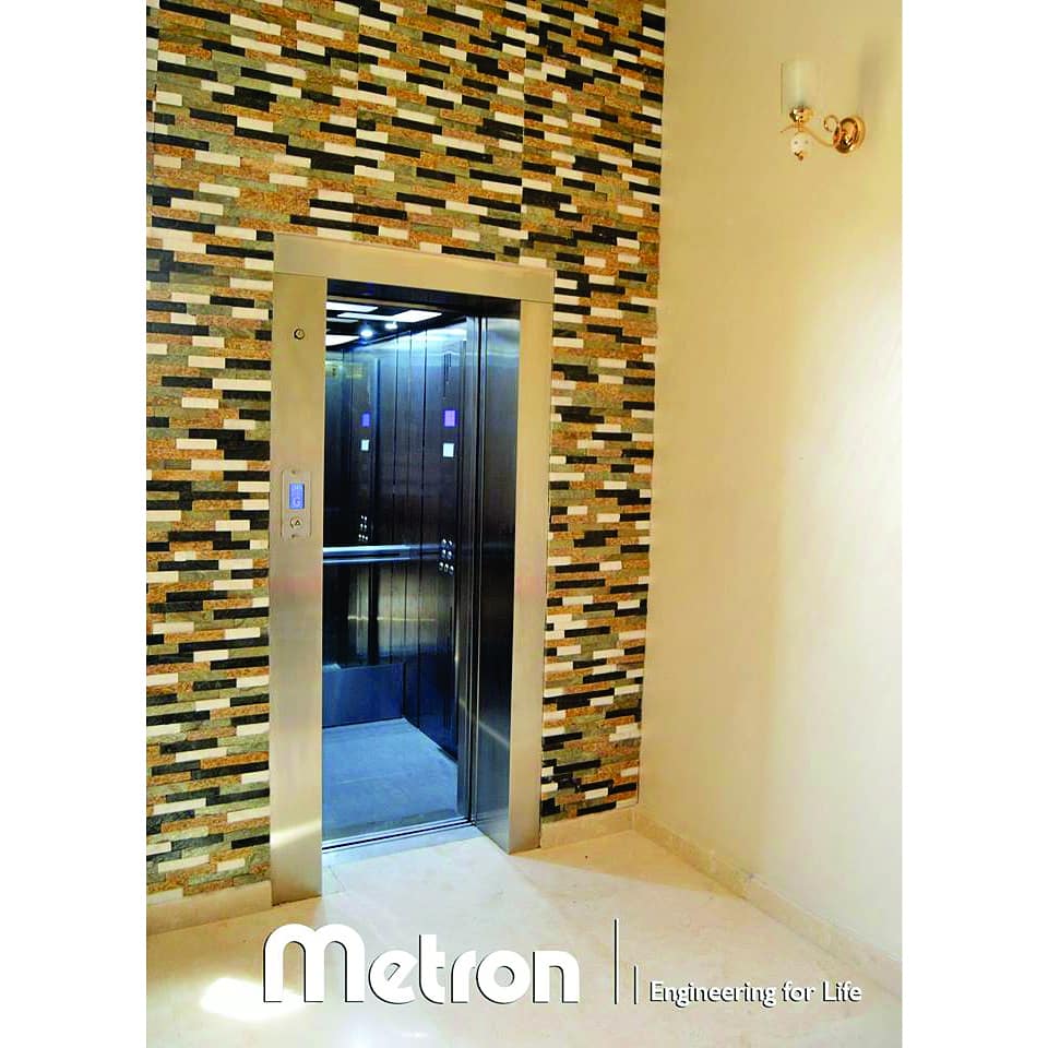 metron_latin's tweet photo. @metronsa presenta un moderno ascensor MRL, con puerta panorámica en un edificio residencial en Dubai! ¡La belleza está en los detalles! #metronproyects #metronindubai #engineeringforlife #ingenieria #metron #sm2b #panoramicdoor https://t.co/OB554gFAXR