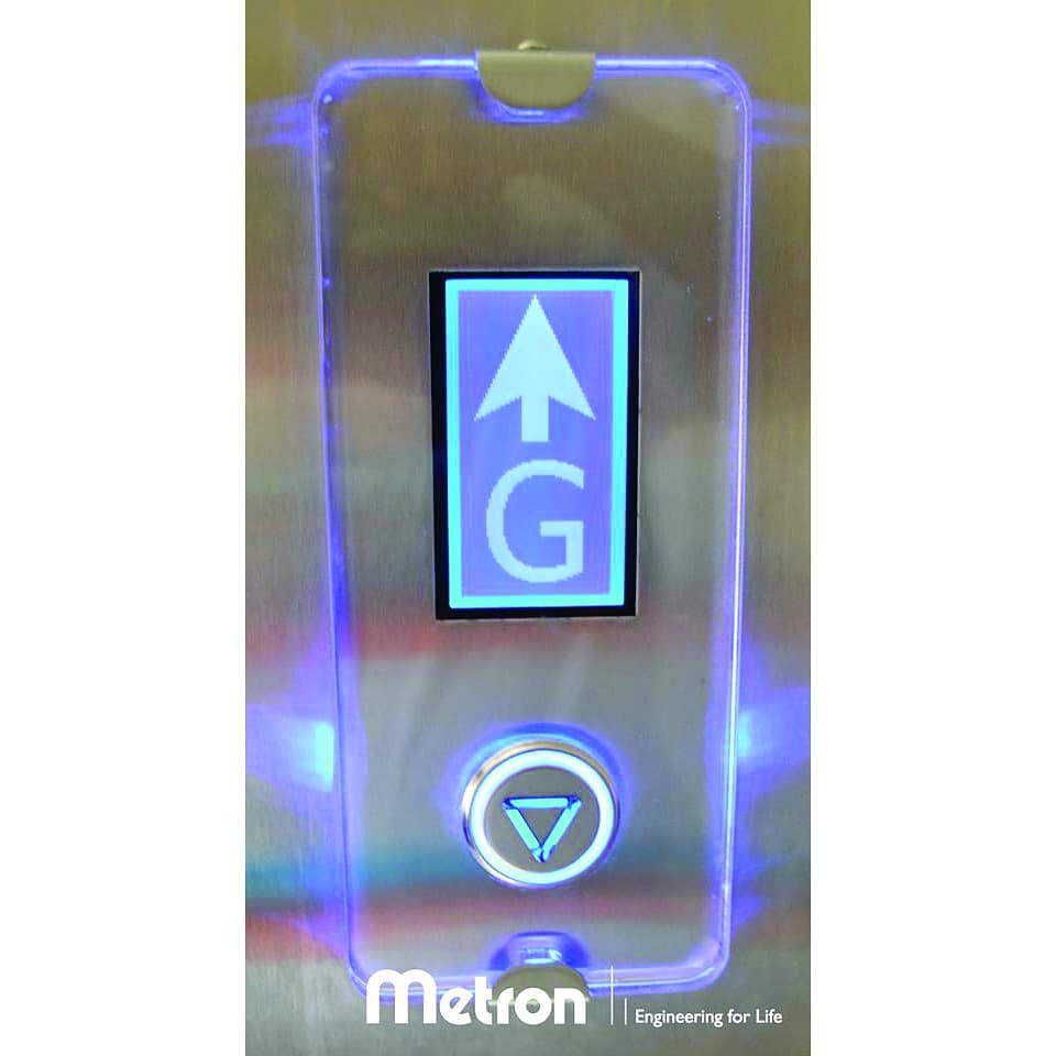 metron_latin's tweet photo. @metronsa presenta un moderno ascensor MRL, con puerta panorámica en un edificio residencial en Dubai! ¡La belleza está en los detalles! #metronproyects #metronindubai #engineeringforlife #ingenieria #metron #sm2b #panoramicdoor https://t.co/OB554gFAXR