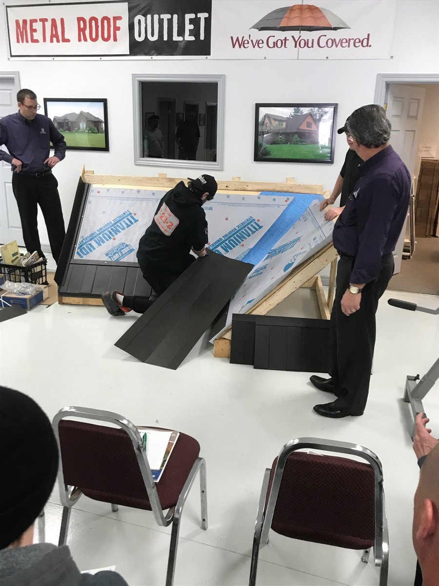 MetalRoofOutlet's tweet photo. Presentation Installing Metal Roofs - February 26th, 2019. Great turnout.  Thank you Ideal Roofing for presenting! and thank you for the many Contractors who attended even in the bad weather! https://t.co/vzJe6I83VU