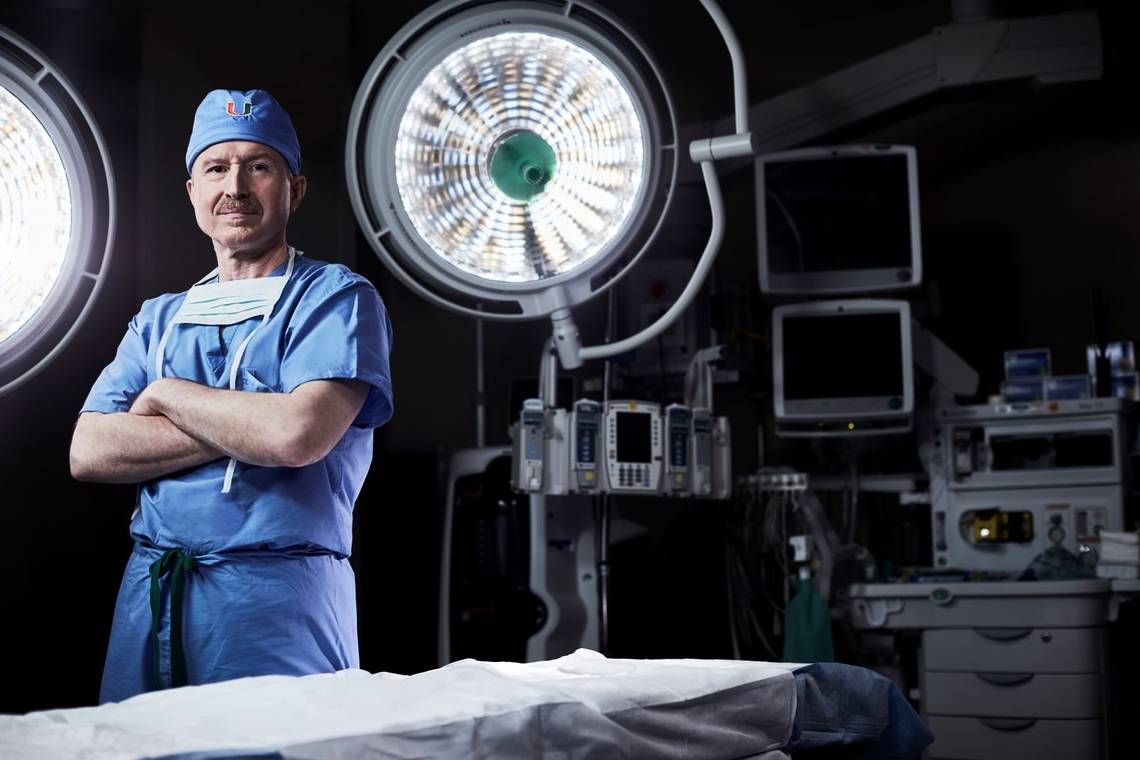 DannyYanez_'s tweet image. After doing thousands of minimally invasive cardiac surgeries, Dr. @JosephLamelas, chief of cardiac surgery at @UMiamiHealth, invented a way to repair aneurisms in the ascending aorta and treat valve disease. // hrld.us/2H0Uo5U #Umiami #MiamiMethod #cardiacsurgery ❤️