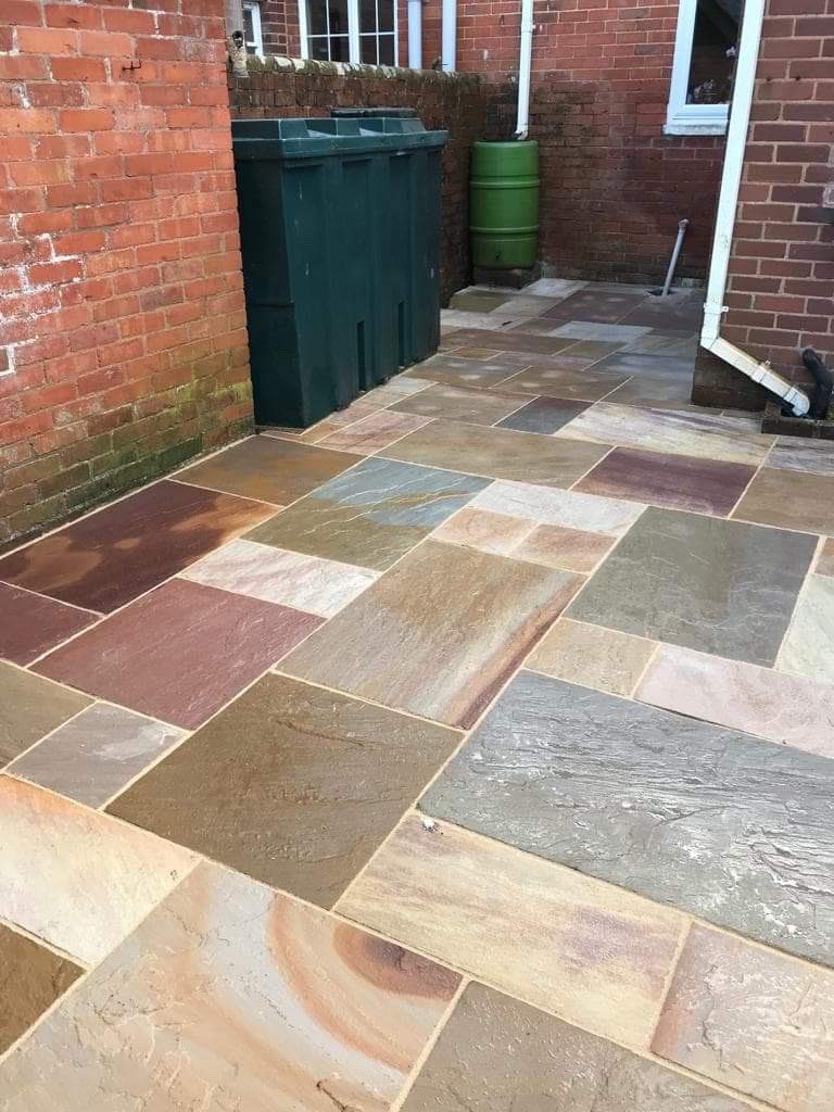 Westcrete's tweet photo. I never thought I’d say it but I really like the @Castacrete Raveena Indian Sandstone which has been expertly laid by CG Landscaping at a recent project in Thorverton. There’s even a shot of some skilled manhole cutting! 😍📸👌#PatioPorn #landscaper #GardenersWorld #gardenshour https://t.co/rMXvHFw0bt