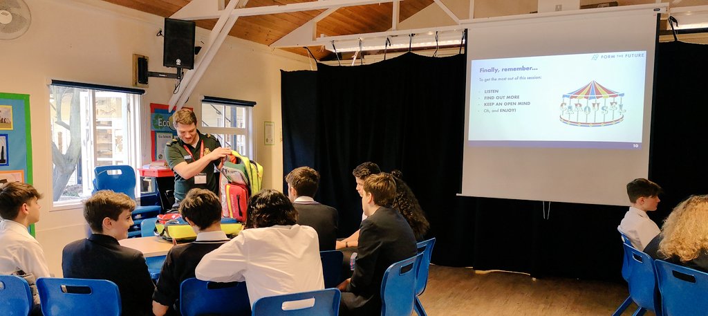 Mariana_ftf's tweet photo. Today at @SanctonWood with their year 10 students talking about their next steps! Thank you very much to all our volunteers for coming and sharing your experience with them! @EastEnglandAmb @RoyalNavy @ESgloballaw #FormingCareers #Education #Careers #NextStep https://t.co/kMbuv22BDC