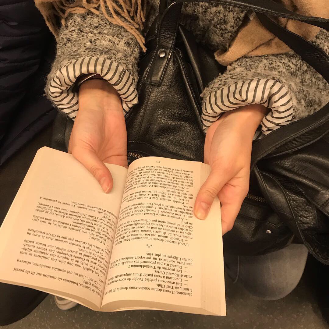 filigranes365's tweet photo. #LiredanslaSTIB | Sarah adore les polars avec des références historiques, ravie de sa lecture du moment : "Pharaon, mon royaume est de ce monde" de @ChristianJacq aux @XOeditions . @STIBMIVB #polar https://t.co/TOk0mrkFNi