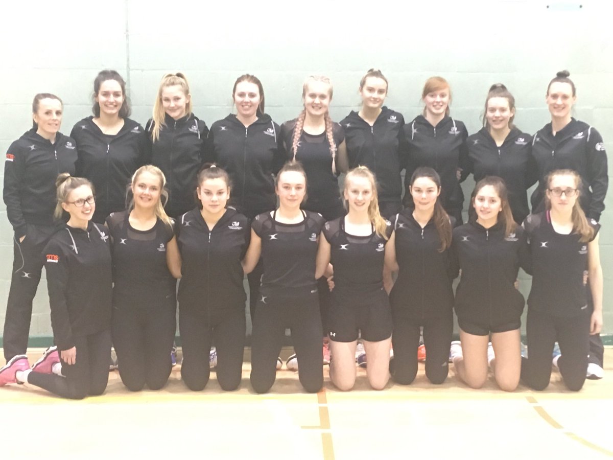 WelshCollegeSpo's tweet image. @WelshCollegeSpo Netball squad for today’s training and game v @SevernStars academy, training kit supplied by @CMS_Teamwear sponsored by @cardiffmet @CMetNetball supported by @ColegauCymru @WelshNetball
