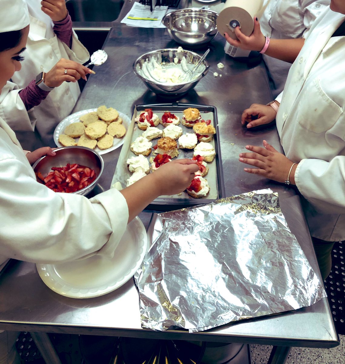 mrs_delmonaco's tweet image. working through quick breads .. strawberry shortcakes for the win!!!🍓 🍰 👩🏼‍🍳 👨🏼‍🍳 #MortonPride #OrgulloMorton #morton201