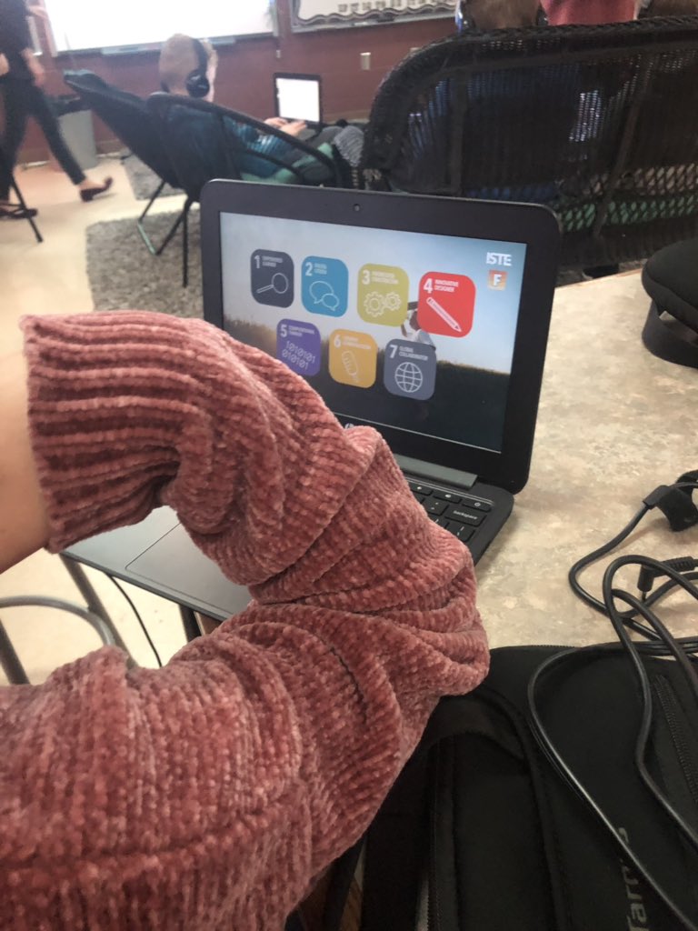 MirSchaefer's tweet photo. Students discussed the “7 Ways” of being a digital citizen video on Canvas by engaging with each other online. #CertifySPS @HickoryHillsSPS @mschristen88 #classroomdiscussions https://t.co/E0kTbNs3cq