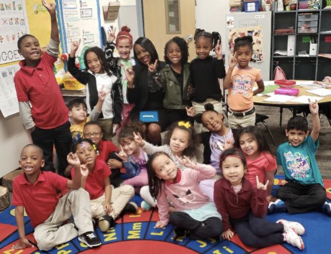 beeslov3hon3y's tweet photo. Fell in ❤️LOVE❤️ with these baby Longhorns at Lakeridge this morning! I hope I gave them ‘The Cat in the Hat’ like they’ve never had it before! Thanks @DericaTurner for the invite😘. WE are Longhorns ❤️🤘🏾🖤🤘🏾❤️🤘🏾🖤 #THELeadingChoice #ReadAcrossAmericaWeek2019 https://t.co/WXmKMWLKE8