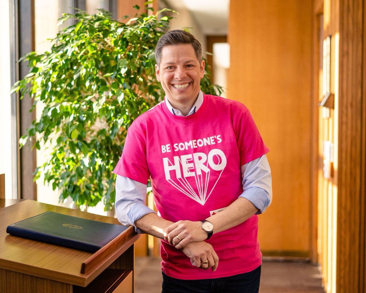 BrianTDBowman's tweet photo. Bullying has a ripple effect that can hinder a person's mental health, development, and overall well being. We all have the opportunity to #BeSomeonesHero in school or the workplace. Let's raise awareness, and stand up against bullying. #PinkDay @redcrosscanada https://t.co/LBqNQoxZzg