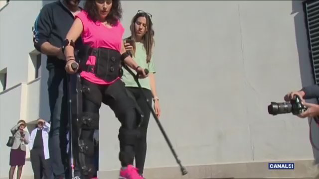 saludediciones's tweet photo. Torna a veure l'emocionant entrevista d'ahir vespre al gerent de @HSJD_PALMA, el Dr. Joan Carulla, i a la fisioterapeuta i pacient @Monica_pferrer, amb motiu de  la presentació de l’exosquelet de rehabilitació. Programa @salutif @Canal4televisio
➡️ https://t.co/lYT46o7jlz https://t.co/pKlzCv60gx