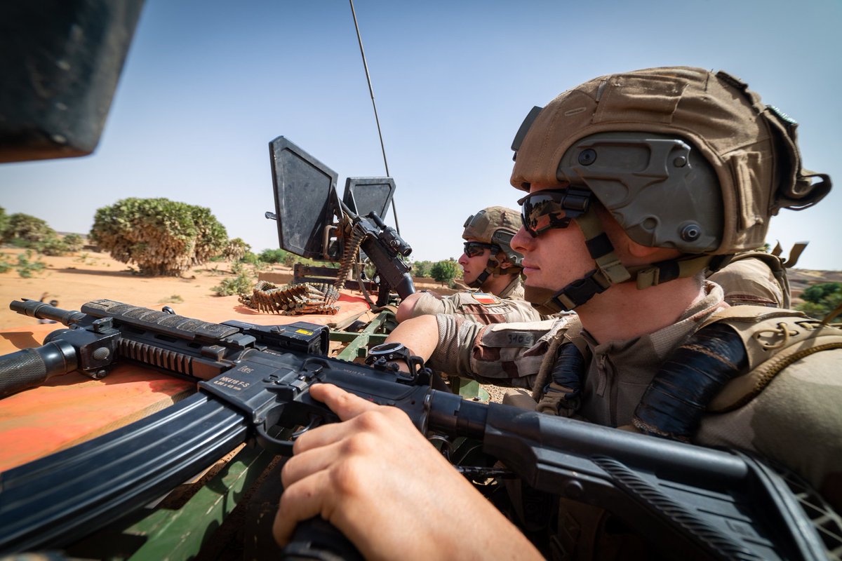 EtatMajorFR's tweet image. #Barkhane : Le HK416 continue de se déployer au Sahel
bit.ly/BKN_HK416