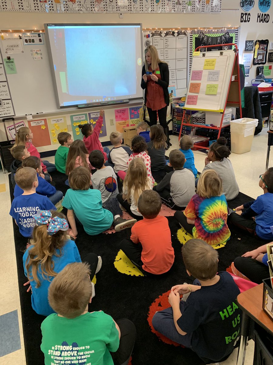 LitCoachZak's tweet photo. It’s not every day that the MO Teacher of the Year visits your classroom! Thank you @ShellyParks5 for spending your morning with us. And an extra special thanks for being a guest reader for us, too!! #LVEleads #WSDLearns https://t.co/bs7T11cWxM