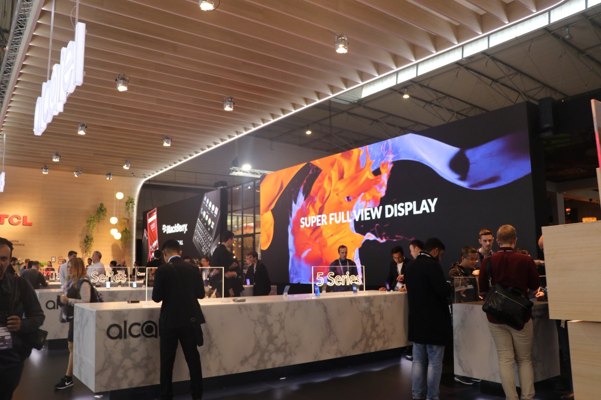 alcatelmobileES's tweet photo. ¡Seguimos en el #MWC2019 presentando nuestras propuestas más innovadoras y soprendentes!
¿Ya te has acercado a nuestro stand? 😎
¡Te esperamos en el Hall 3 Stand 3D11! 🤗 #MakingtheFutureIntelligent https://t.co/dfwOThsXdF